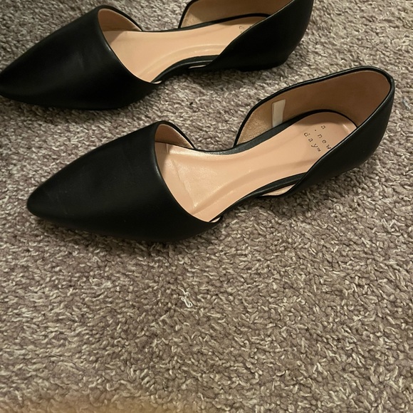 Black Pointy Toe Flats - Picture 3 of 4